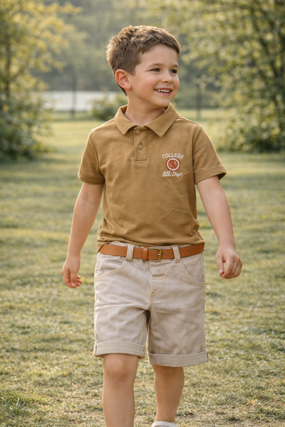 ZEILKO Kids 2-teiliges Jungen Sommeroutfit – beiges College Polo-Shirt mit passenden Shorts und Gürtel